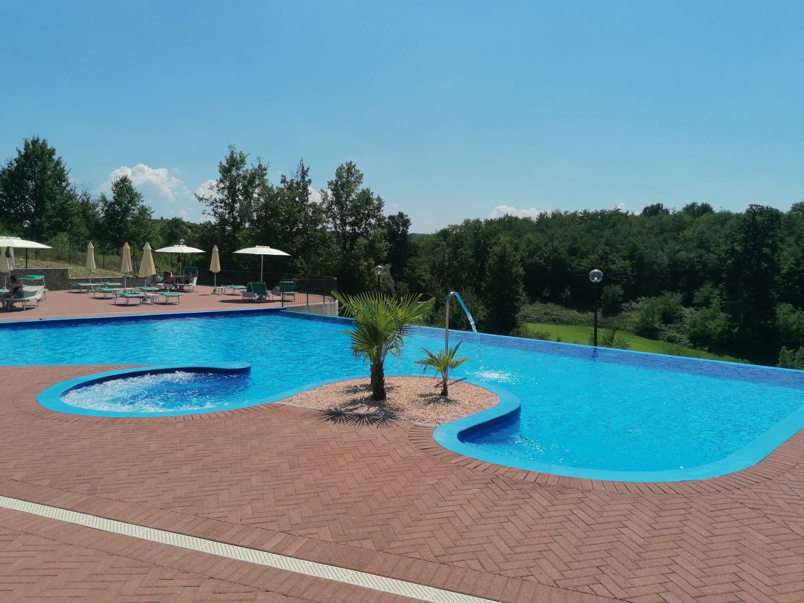 La piscina a Villa Carolina