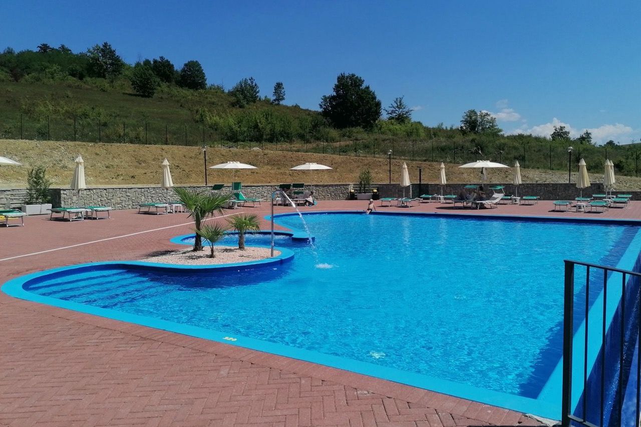 La splendida piscina di Villa Carolina